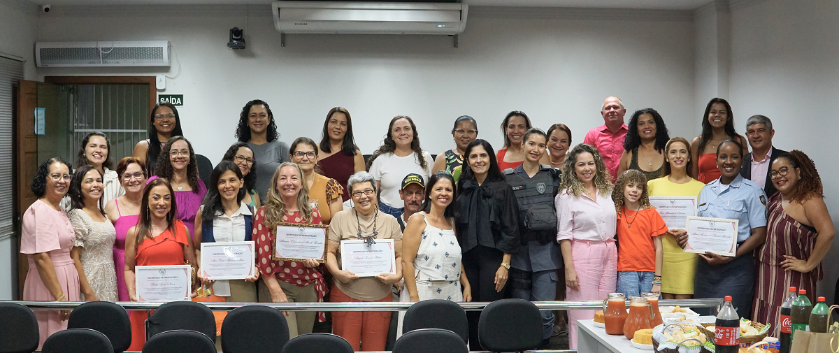 CÂMARA MUNICIPAL PROMOVE RODA DE CONVERSA EM ALUSÃO AO DIA INTERNACIONAL DA MULHER